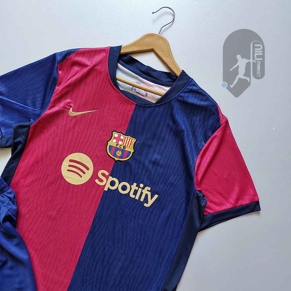 لباس اول بارسلونا ( ورژن هوادار -  فصل 24/25) به همراه شورت ورزشی